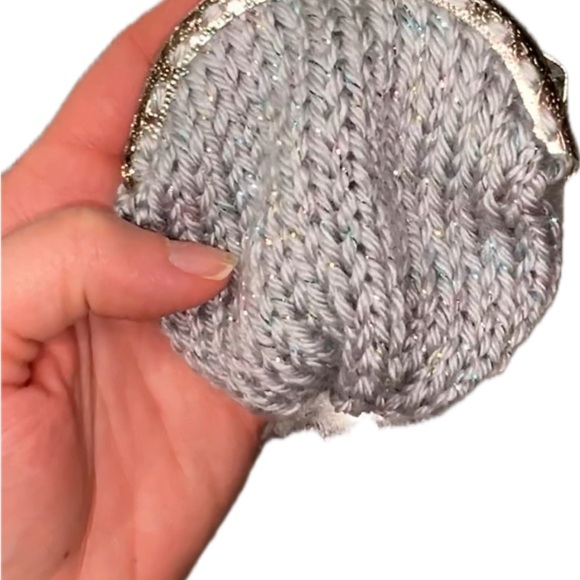 Knitted Coin Purse- Sliver - Picture 7 of 13